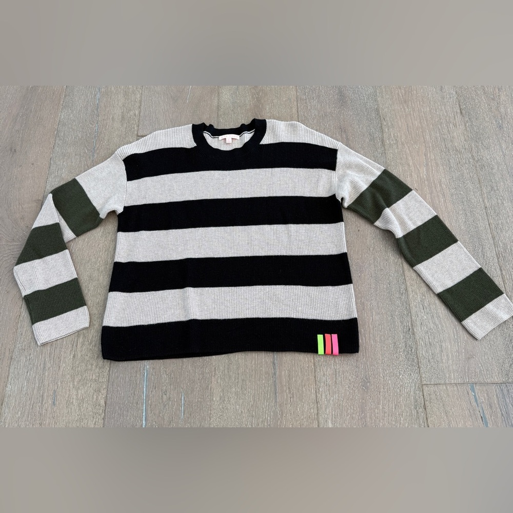 Lisa Todd shirt / sweater striped unique front to back size small